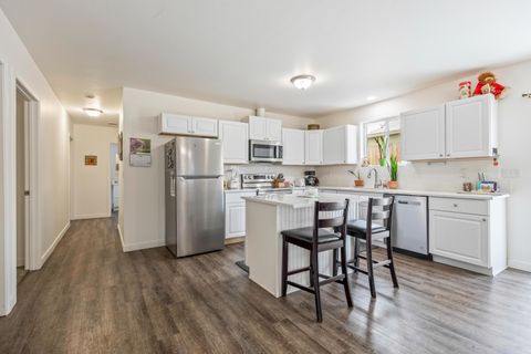 Tiny photo for 745 SW Madison Street, Madras, OR 97741 (MLS # 220219815)