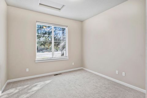 Tiny photo for 16573 Beesley Place, La Pine, OR 97739 (MLS # 220218726)
