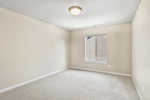 Tiny photo for 16573 Beesley Place, La Pine, OR 97739 (MLS # 220218726)