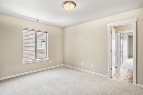 Tiny photo for 16573 Beesley Place, La Pine, OR 97739 (MLS # 220218726)