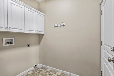 Tiny photo for 16573 Beesley Place, La Pine, OR 97739 (MLS # 220218726)