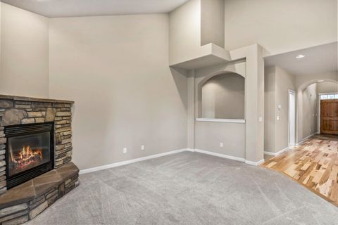 Tiny photo for 16573 Beesley Place, La Pine, OR 97739 (MLS # 220218726)