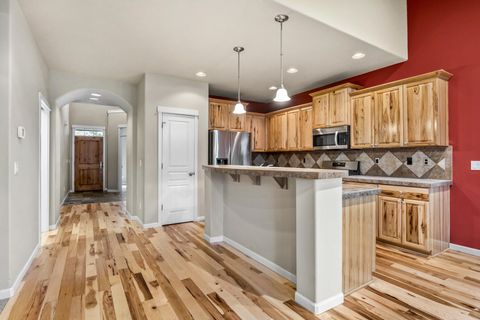 Tiny photo for 16573 Beesley Place, La Pine, OR 97739 (MLS # 220218726)