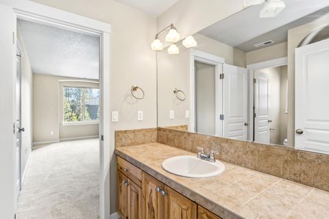 Tiny photo for 16573 Beesley Place, La Pine, OR 97739 (MLS # 220218726)