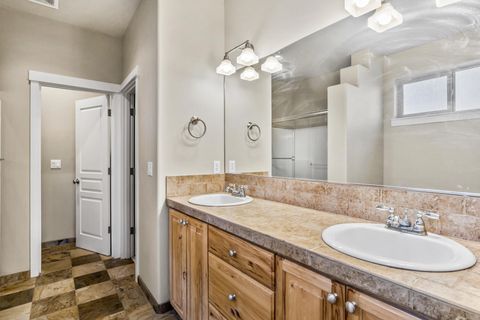Tiny photo for 16573 Beesley Place, La Pine, OR 97739 (MLS # 220218726)