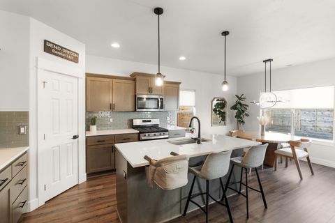 Tiny photo for 20608 Rolen Avenue, Bend, OR 97702 (MLS # 220215343)