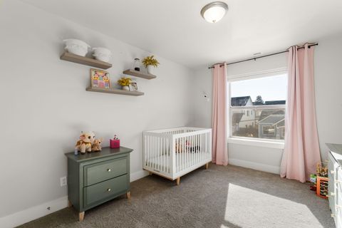 Tiny photo for 20608 Rolen Avenue, Bend, OR 97702 (MLS # 220215343)