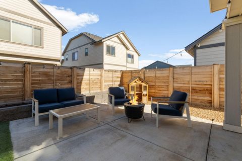 Tiny photo for 20608 Rolen Avenue, Bend, OR 97702 (MLS # 220215343)