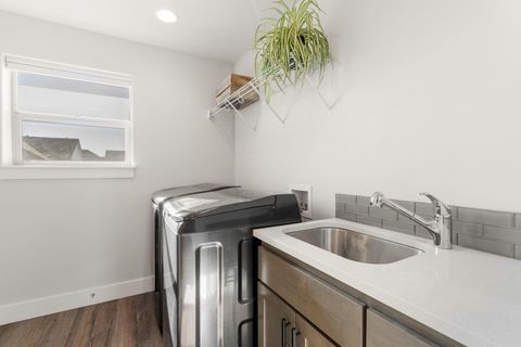 Tiny photo for 20608 Rolen Avenue, Bend, OR 97702 (MLS # 220215343)