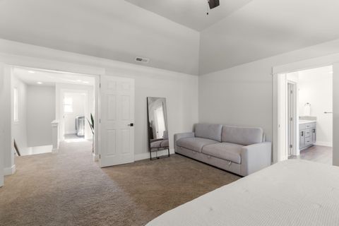 Tiny photo for 20608 Rolen Avenue, Bend, OR 97702 (MLS # 220215343)