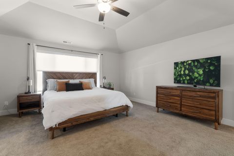 Tiny photo for 20608 Rolen Avenue, Bend, OR 97702 (MLS # 220215343)