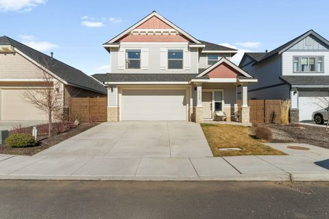 Tiny photo for 20608 Rolen Avenue, Bend, OR 97702 (MLS # 220215343)