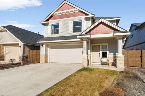 Tiny photo for 20608 Rolen Avenue, Bend, OR 97702 (MLS # 220215343)