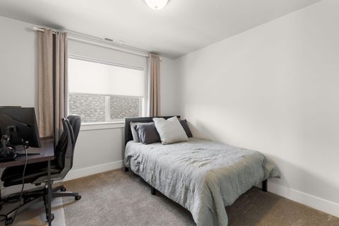 Tiny photo for 20608 Rolen Avenue, Bend, OR 97702 (MLS # 220215343)