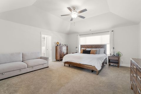 Tiny photo for 20608 Rolen Avenue, Bend, OR 97702 (MLS # 220215343)