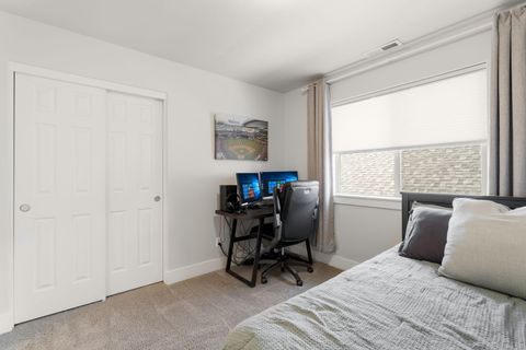 Tiny photo for 20608 Rolen Avenue, Bend, OR 97702 (MLS # 220215343)