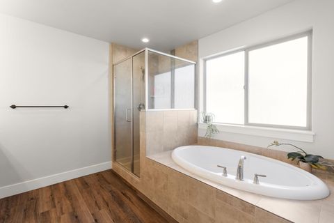 Tiny photo for 20608 Rolen Avenue, Bend, OR 97702 (MLS # 220215343)