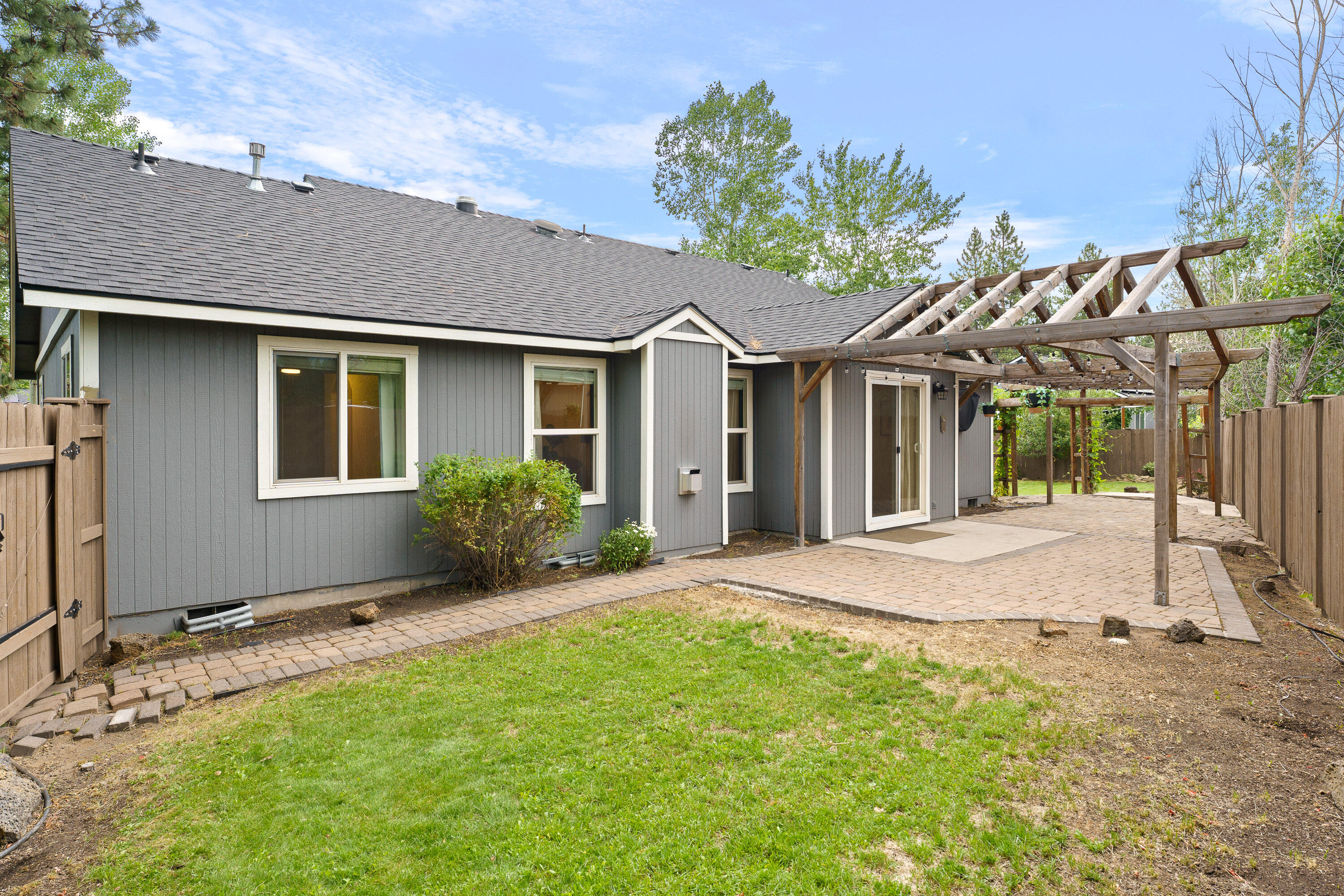 Deschutes River Cros - Residential