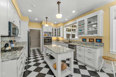 Tiny photo for 375 Mountain Paradise Drive, Grants Pass, OR 97526 (MLS # 220226011)