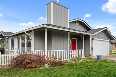 Tiny photo for 640 Malabar Street, Central Point, OR 97502 (MLS # 220212875)