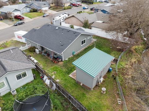 Tiny photo for 640 Malabar Street, Central Point, OR 97502 (MLS # 220212875)