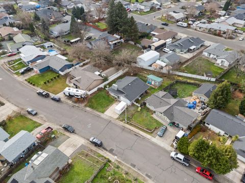 Tiny photo for 640 Malabar Street, Central Point, OR 97502 (MLS # 220212875)