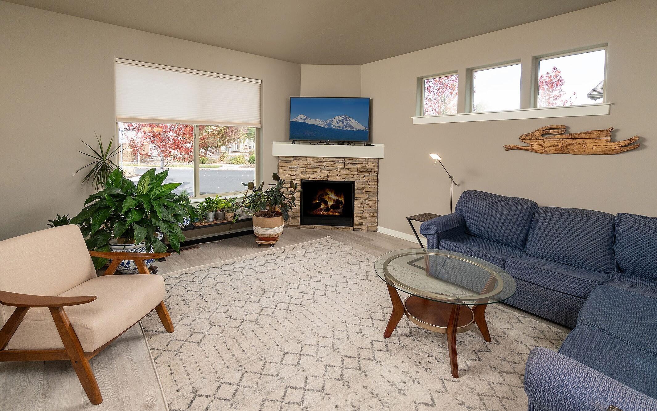 3876 SW Coyote Lane