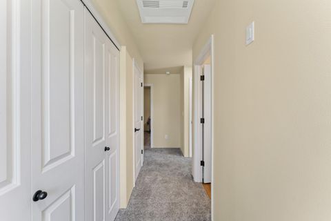 Tiny photo for 167 SE Champagne Court, Grants Pass, OR 97527 (MLS # 220221305)