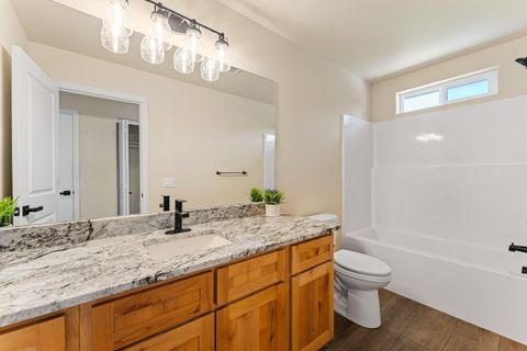 Tiny photo for 167 SE Champagne Court, Grants Pass, OR 97527 (MLS # 220221305)