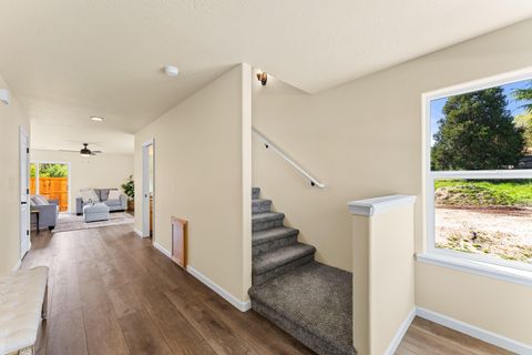 Tiny photo for 167 SE Champagne Court, Grants Pass, OR 97527 (MLS # 220221305)