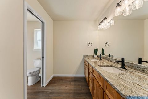 Tiny photo for 167 SE Champagne Court, Grants Pass, OR 97527 (MLS # 220221305)