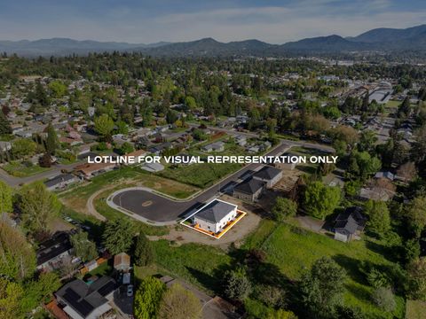 Tiny photo for 167 SE Champagne Court, Grants Pass, OR 97527 (MLS # 220221305)