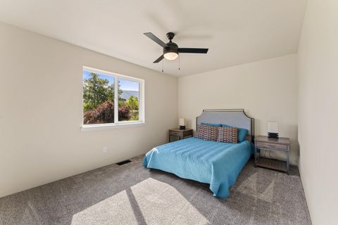 Tiny photo for 167 SE Champagne Court, Grants Pass, OR 97527 (MLS # 220221305)
