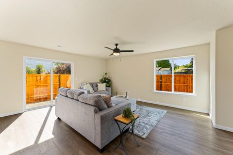 Tiny photo for 167 SE Champagne Court, Grants Pass, OR 97527 (MLS # 220221305)