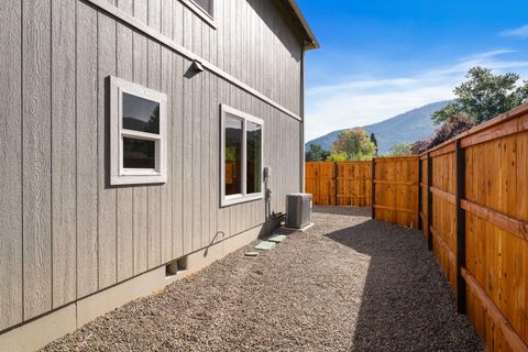 Tiny photo for 167 SE Champagne Court, Grants Pass, OR 97527 (MLS # 220221305)