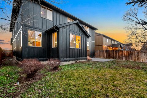 Tiny photo for 21176 Desert Skies Place, Bend, OR 97702 (MLS # 220213921)