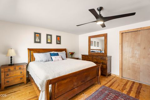 Tiny photo for 6801 SW McVey Avenue, Redmond, OR 97756 (MLS # 220223395)