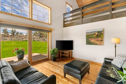 Tiny photo for 6801 SW McVey Avenue, Redmond, OR 97756 (MLS # 220223395)