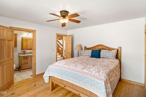 Tiny photo for 6801 SW McVey Avenue, Redmond, OR 97756 (MLS # 220223395)