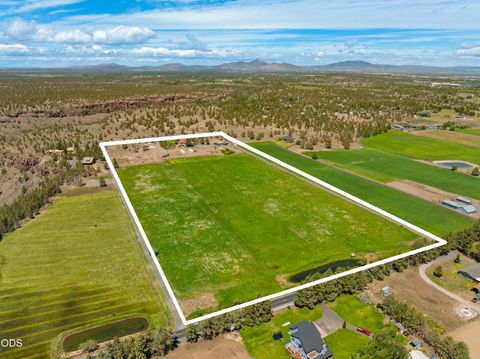 Tiny photo for 6801 SW McVey Avenue, Redmond, OR 97756 (MLS # 220223395)