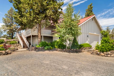 Tiny photo for 6801 SW McVey Avenue, Redmond, OR 97756 (MLS # 220223395)