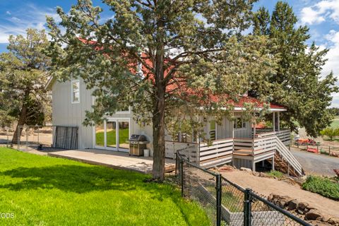 Tiny photo for 6801 SW McVey Avenue, Redmond, OR 97756 (MLS # 220223395)