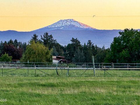 Tiny photo for 6801 SW McVey Avenue, Redmond, OR 97756 (MLS # 220223395)