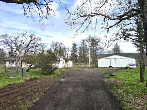 Tiny photo for 11220 Duggan Road, Central Point, OR 97502 (MLS # 220215219)