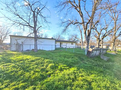 Tiny photo for 11220 Duggan Road, Central Point, OR 97502 (MLS # 220215219)