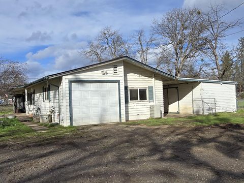 Tiny photo for 11220 Duggan Road, Central Point, OR 97502 (MLS # 220215219)