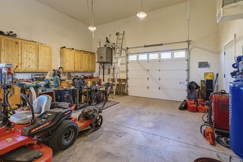 Tiny photo for 12964 SE Ethan Loop, Prineville, OR 97754 (MLS # 220214929)