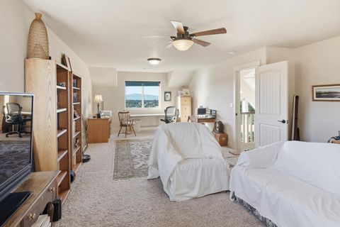 Tiny photo for 12964 SE Ethan Loop, Prineville, OR 97754 (MLS # 220214929)