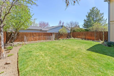 Tiny photo for 3030 NE Stanton Avenue, Bend, OR 97701 (MLS # 220217735)