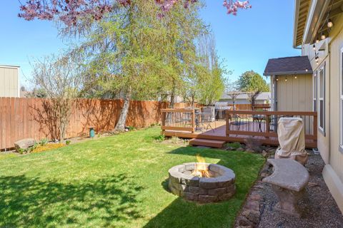 Tiny photo for 3030 NE Stanton Avenue, Bend, OR 97701 (MLS # 220217735)